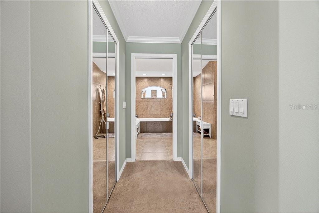 Image 28 of 55 For 24 Clarendon Court N