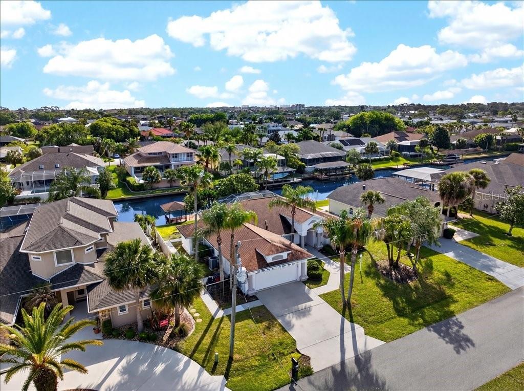 Image 34 of 55 For 24 Clarendon Court N