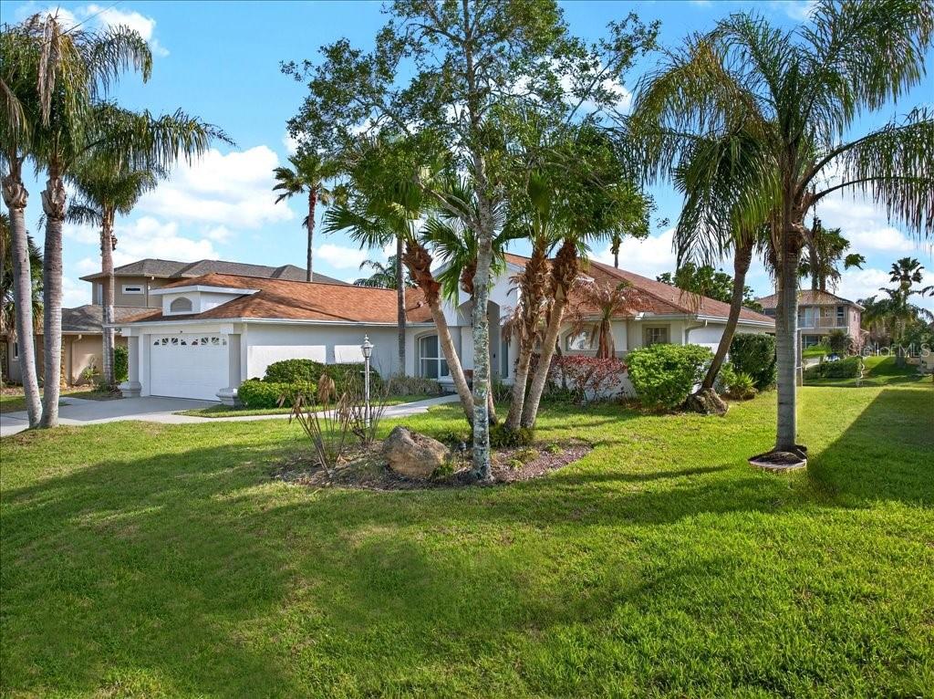 Image 39 of 55 For 24 Clarendon Court N