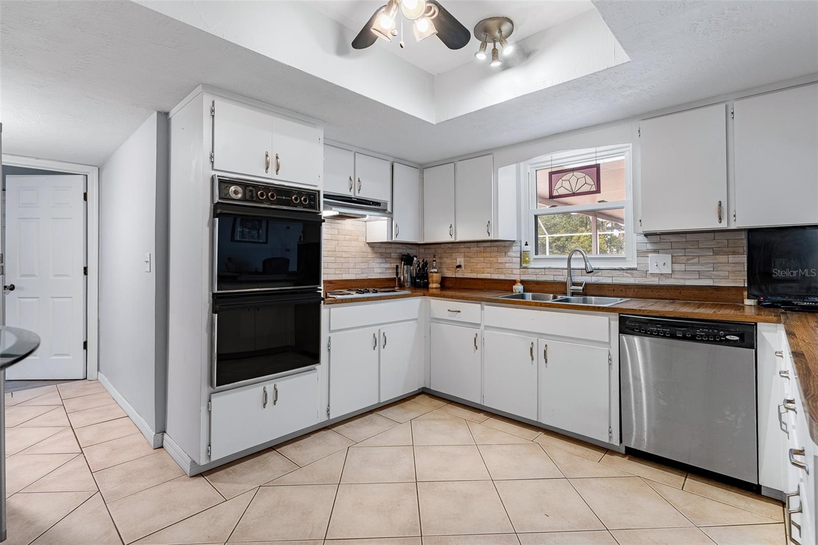 Image 11 of 55 For 712 Kristina Court