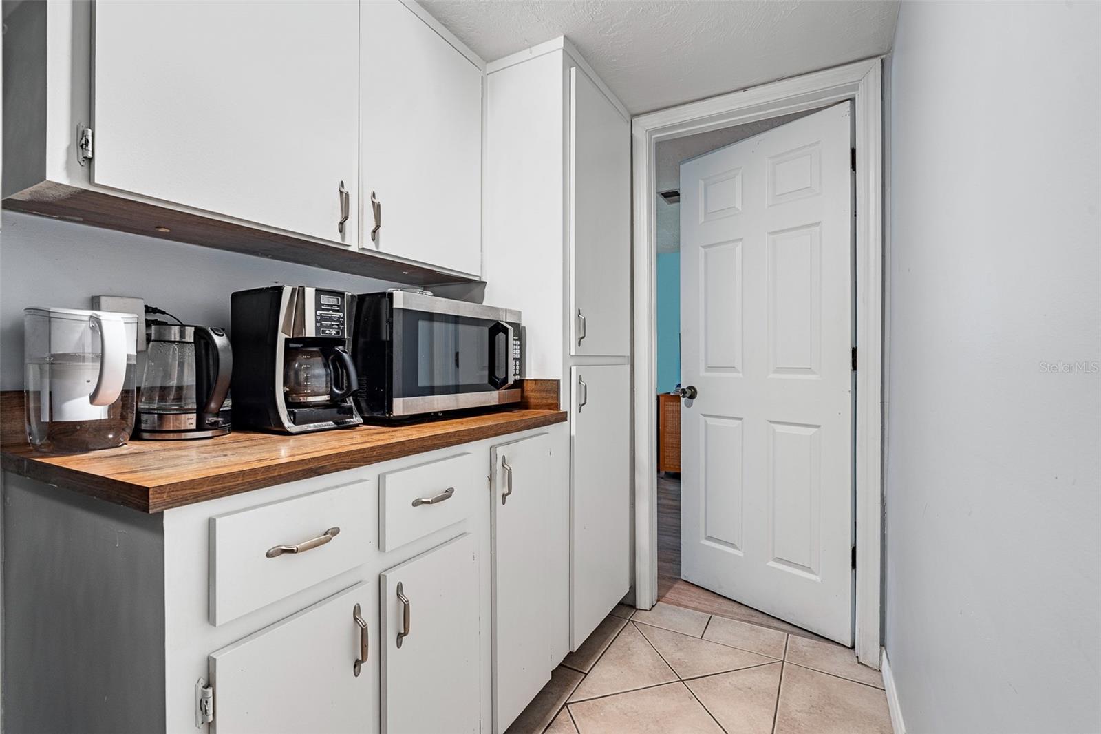 Image 14 of 55 For 712 Kristina Court