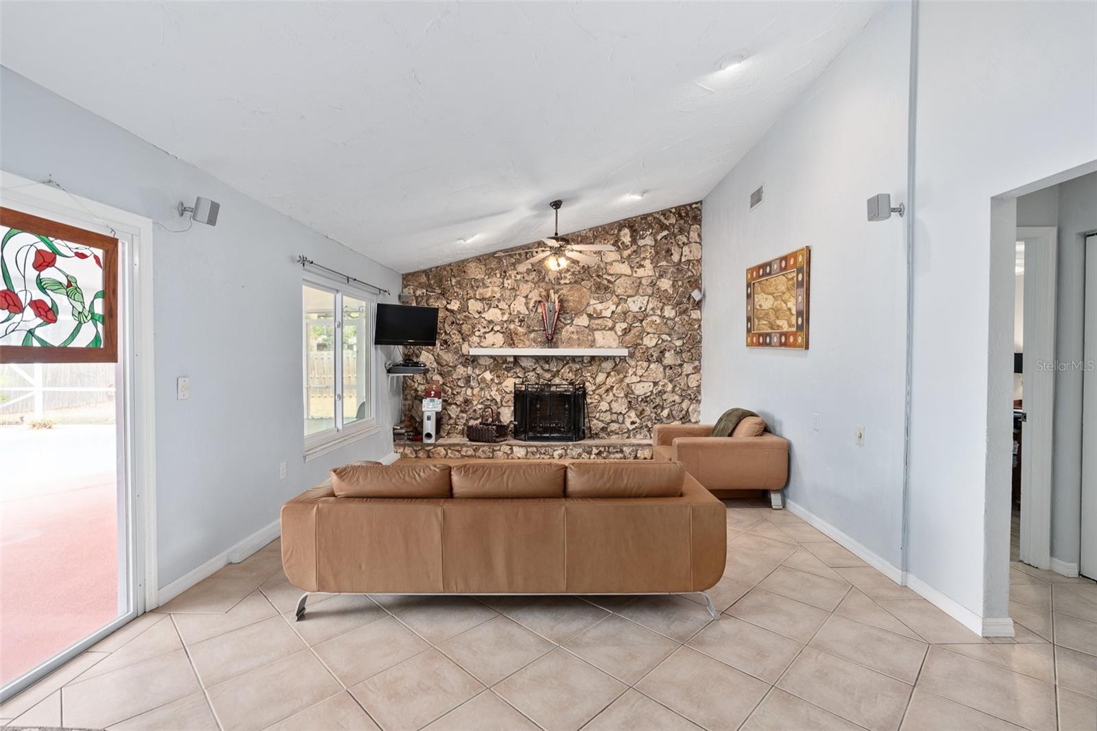 Image 17 of 55 For 712 Kristina Court