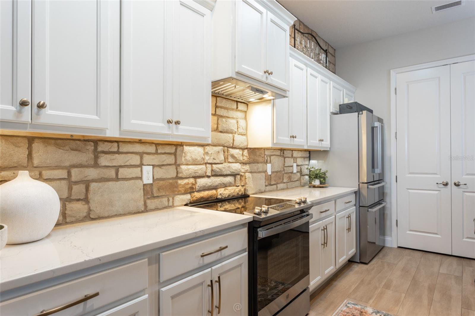 Image 13 of 55 For 23 Spring Street