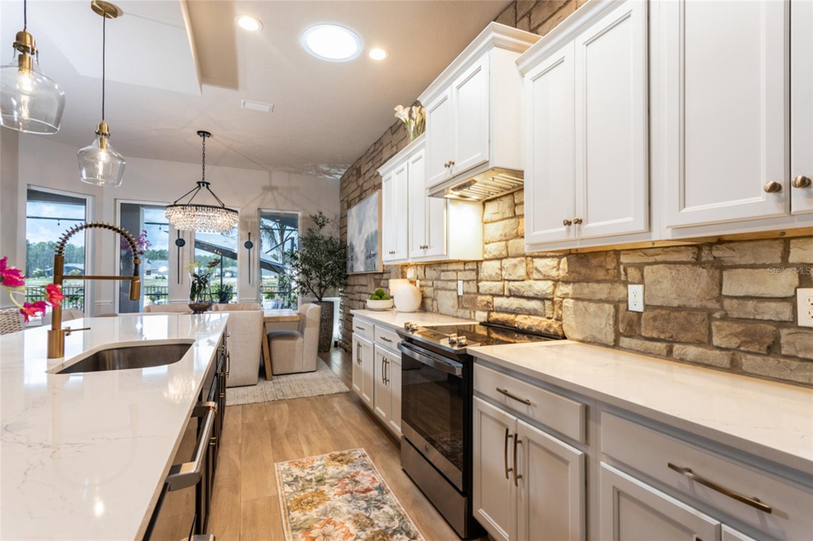 Image 3 of 55 For 23 Spring Street