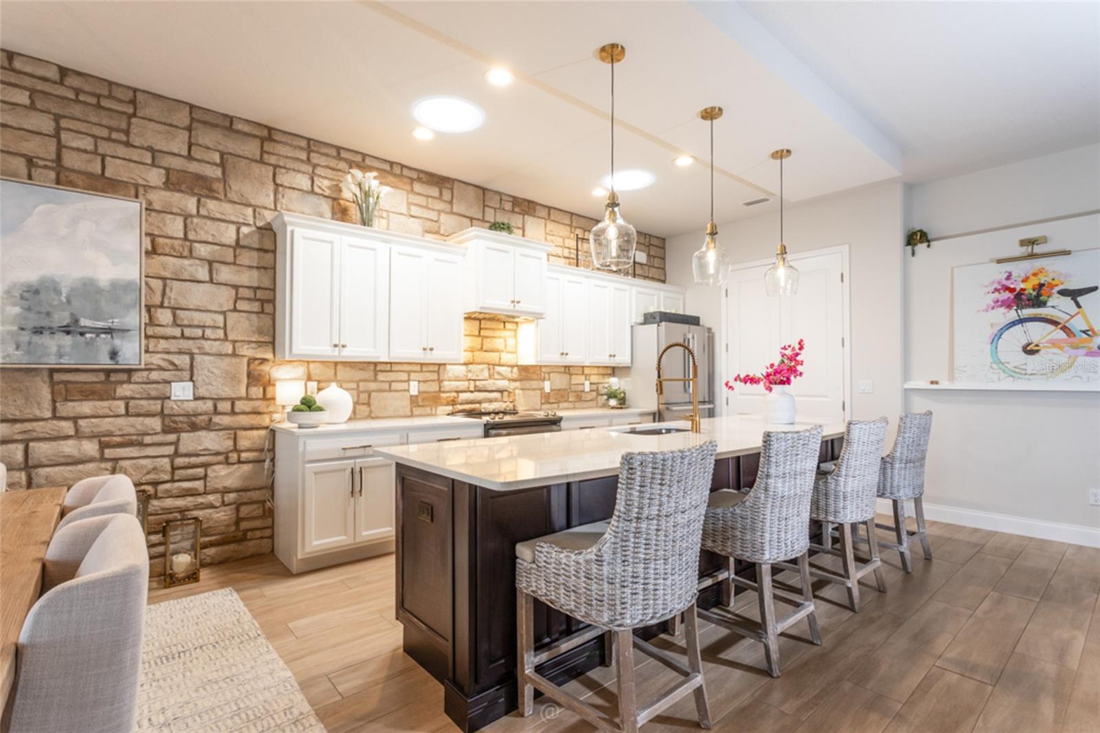 Image 8 of 55 For 23 Spring Street