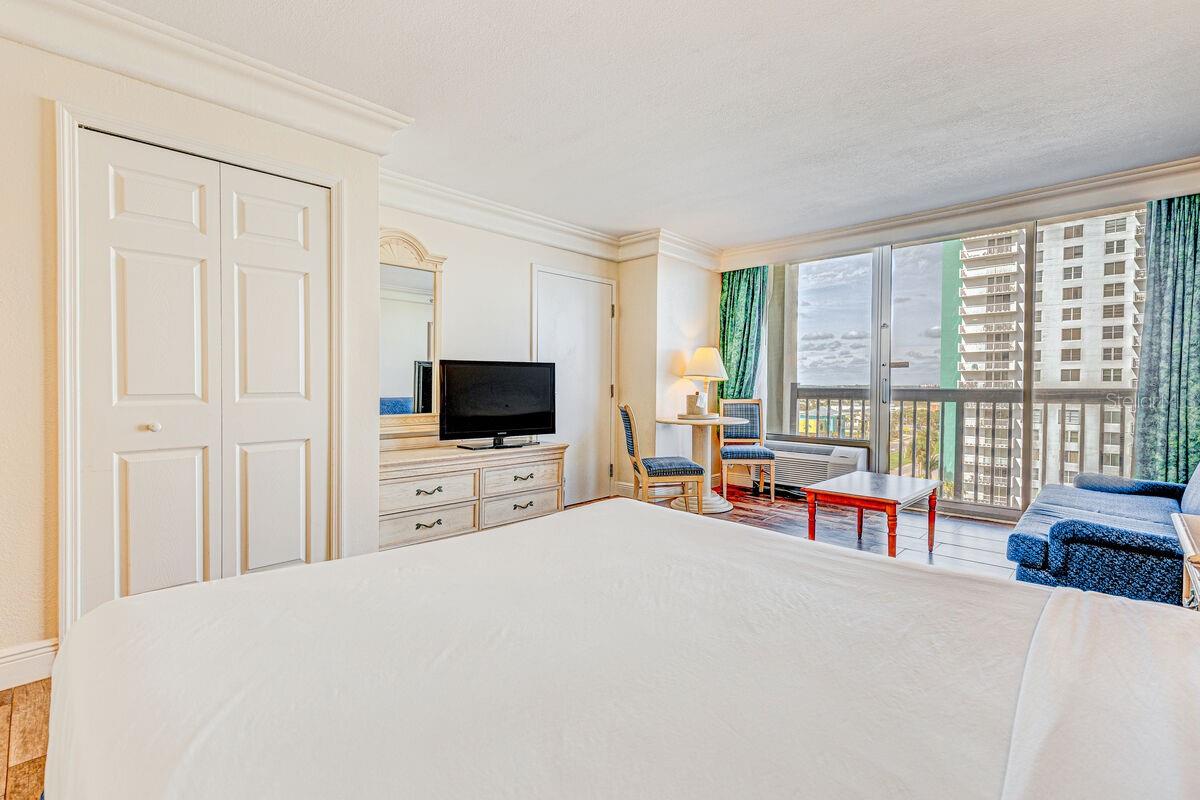 Image 13 of 56 For 2700 Atlantic Avenue 819