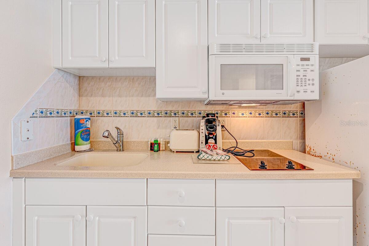 Image 15 of 56 For 2700 Atlantic Avenue 819