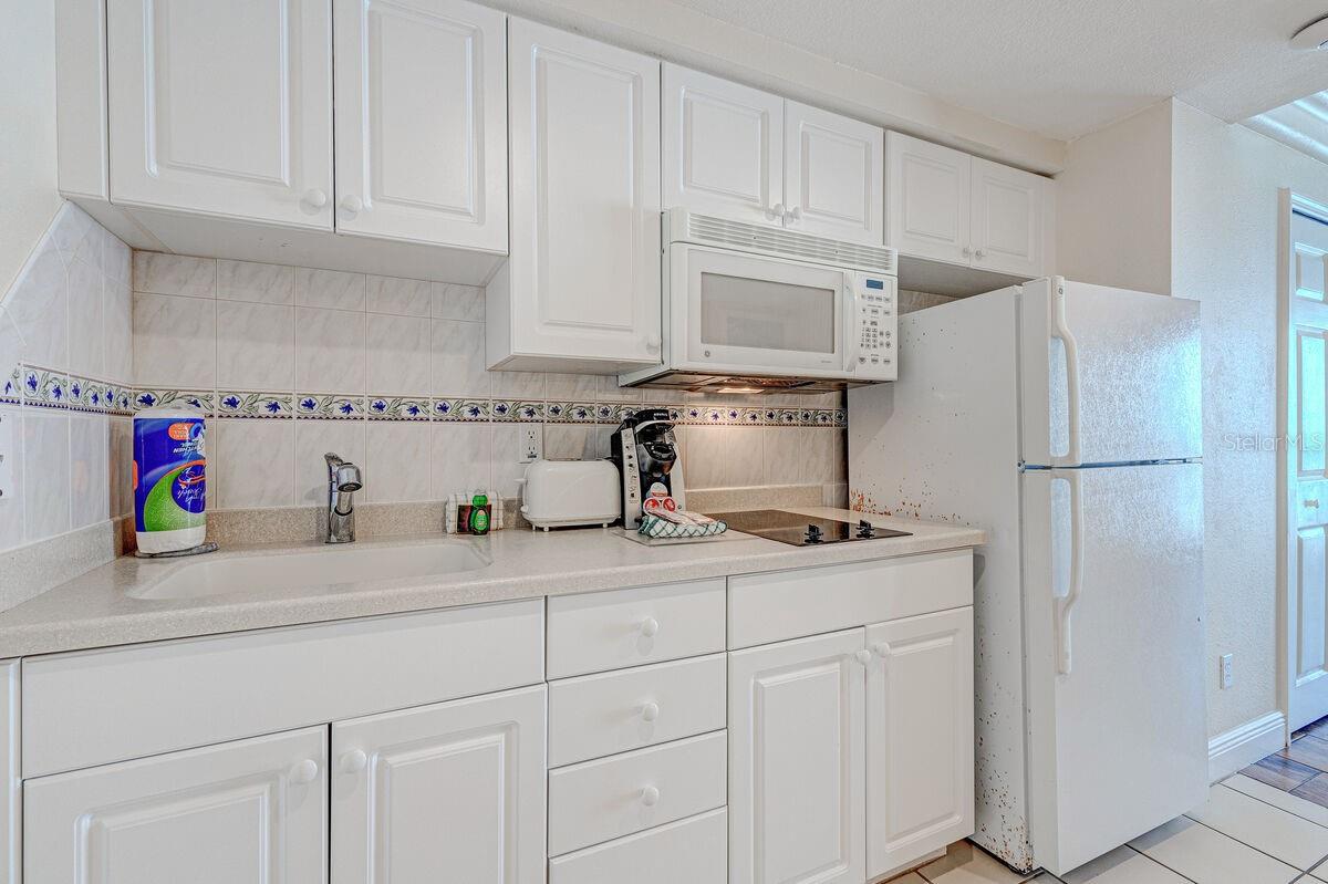 Image 17 of 56 For 2700 Atlantic Avenue 819