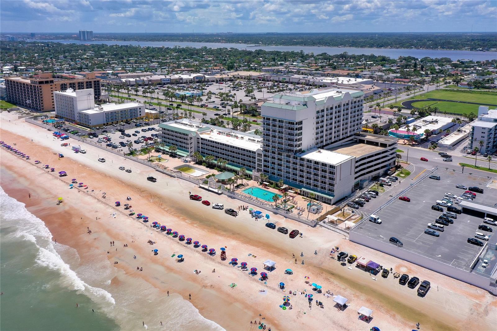 Image 44 of 56 For 2700 Atlantic Avenue 819