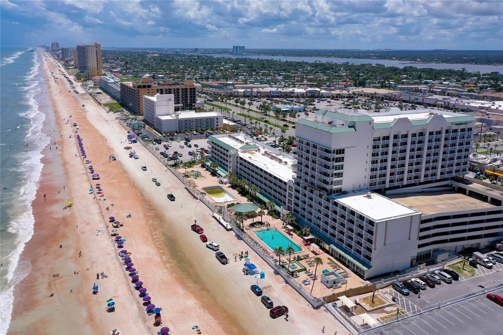 Image 49 of 56 For 2700 Atlantic Avenue 819