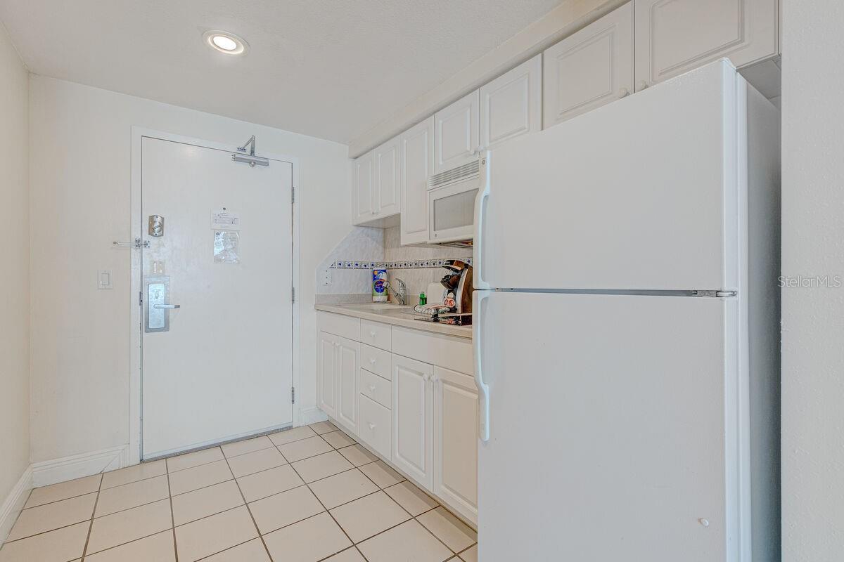 Image 7 of 56 For 2700 Atlantic Avenue 819