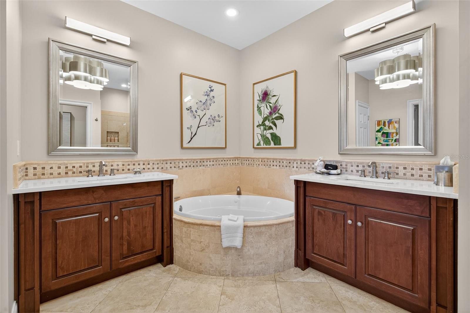 Image 21 of 58 For 200 Ocean Crest Drive 151