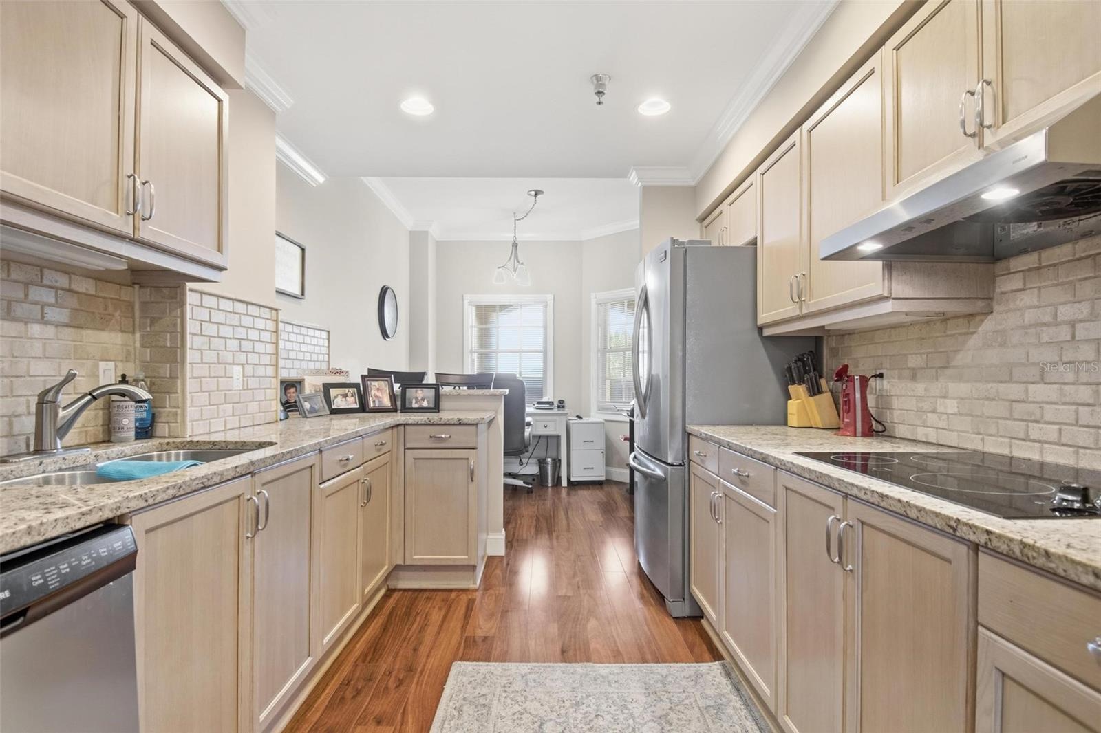 Image 12 of 60 For 11 Avenue De La Mer 1306