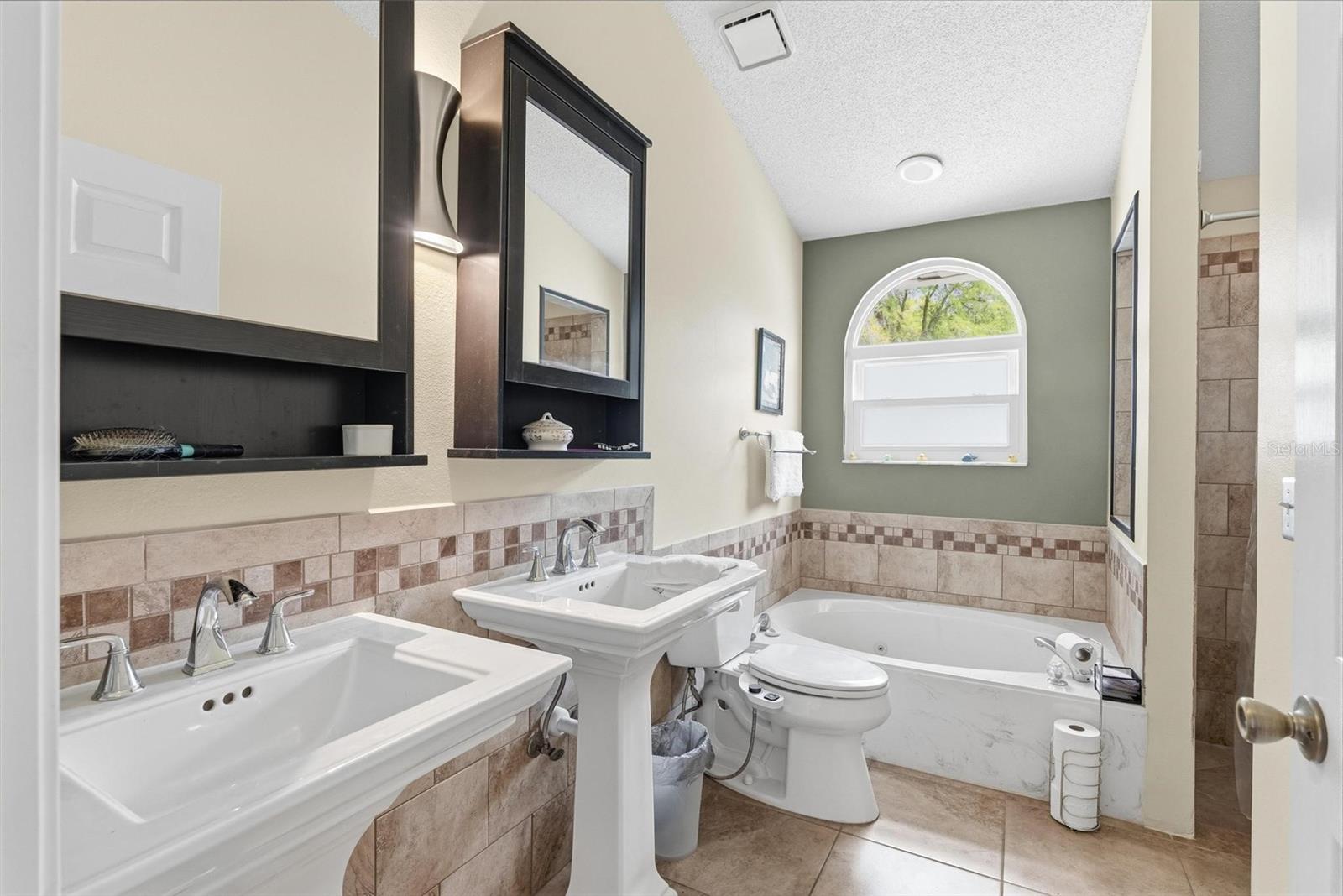 Image 17 of 34 For Address Not Provided