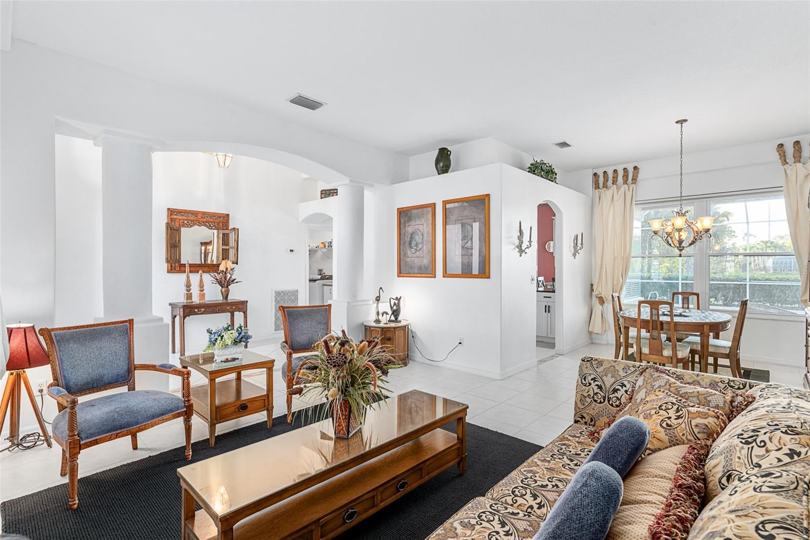 Image 11 of 62 For 94 Bay Lake Drive