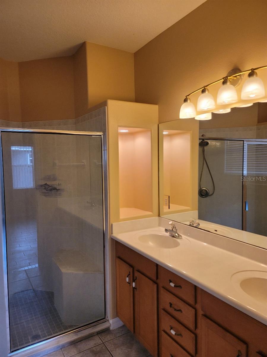 Image 13 of 23 For 60 Prince Michael Lane