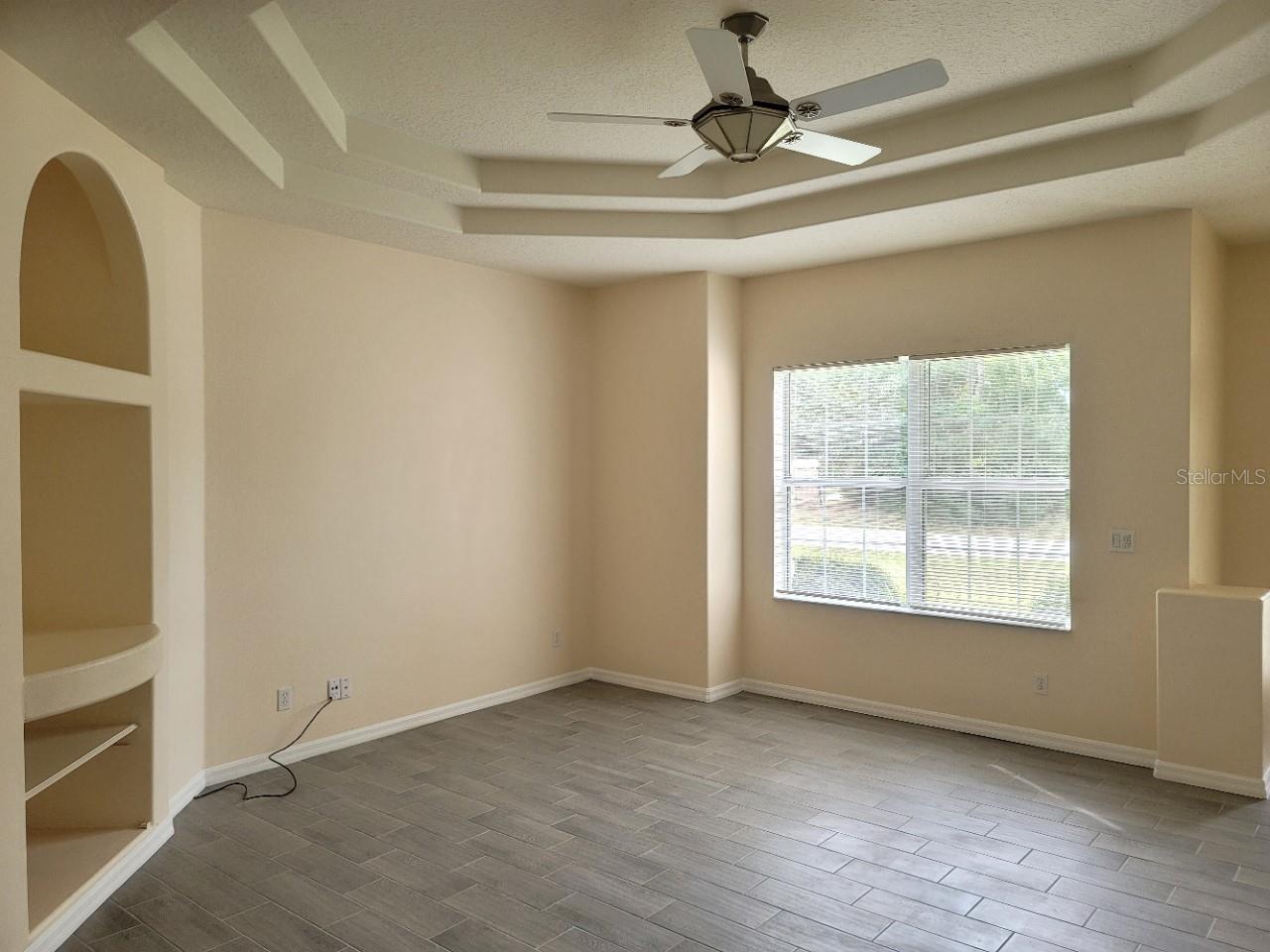 Image 5 of 23 For 60 Prince Michael Lane