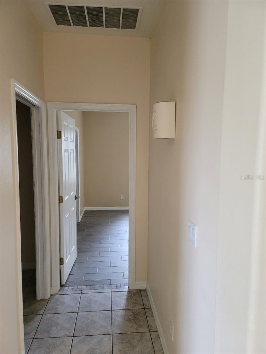 Image 9 of 23 For 60 Prince Michael Lane