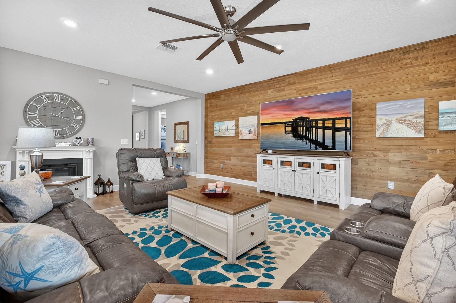 Image 16 of 82 For 94 Almond Point