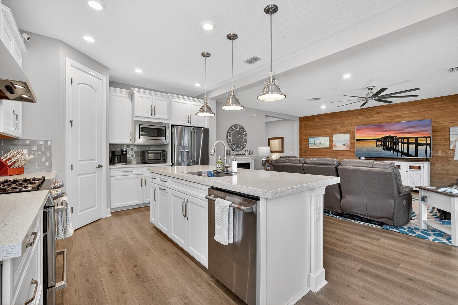 Image 21 of 82 For 94 Almond Point