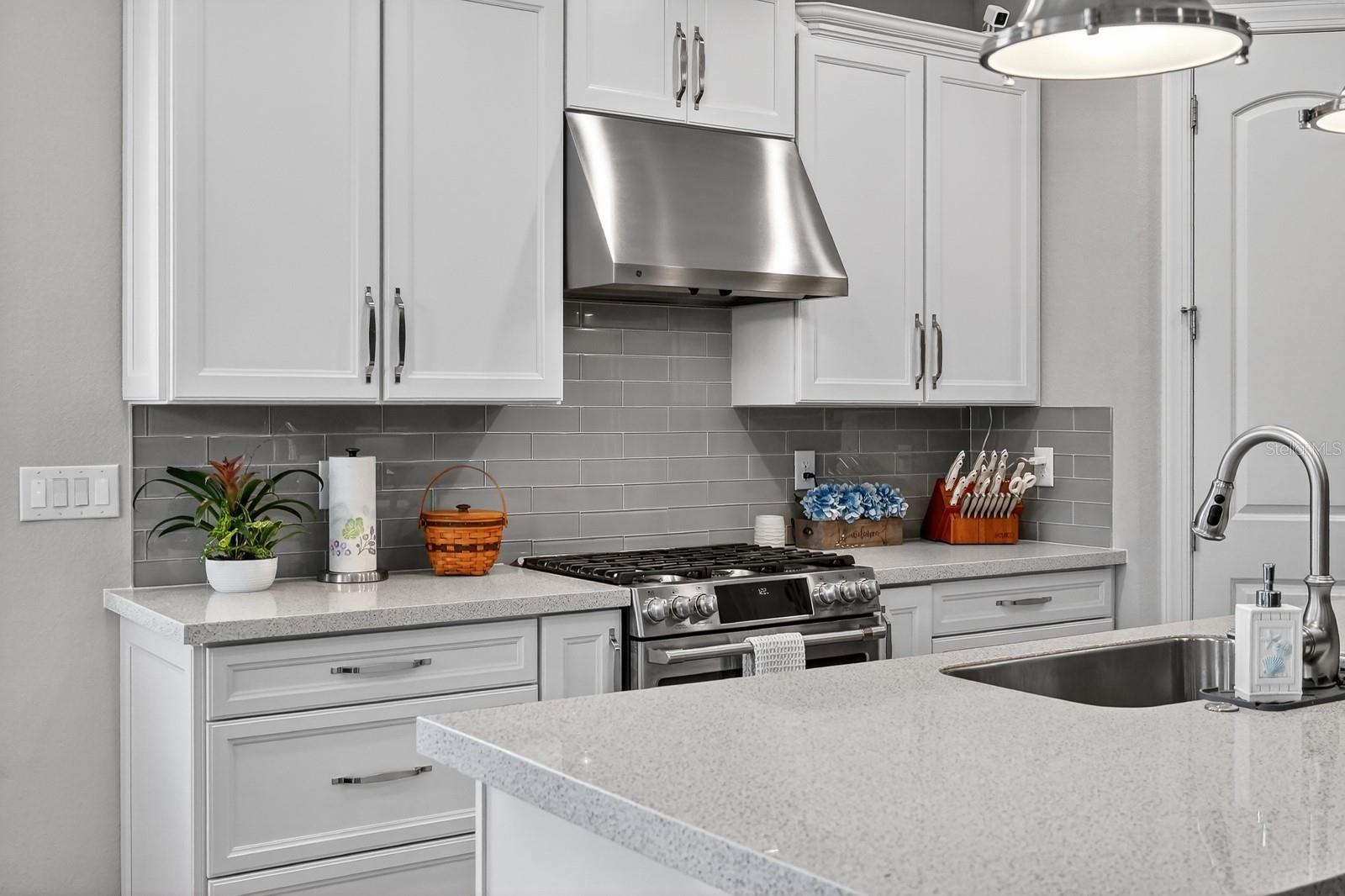 Image 23 of 82 For 94 Almond Point