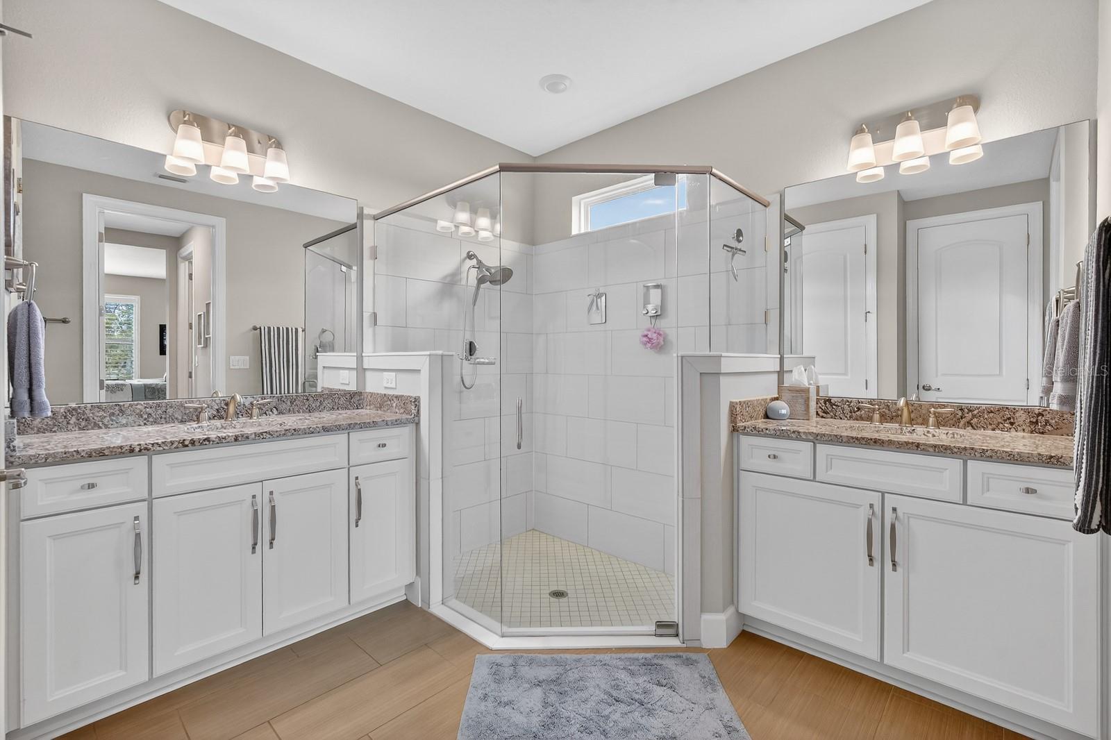 Image 30 of 82 For 94 Almond Point