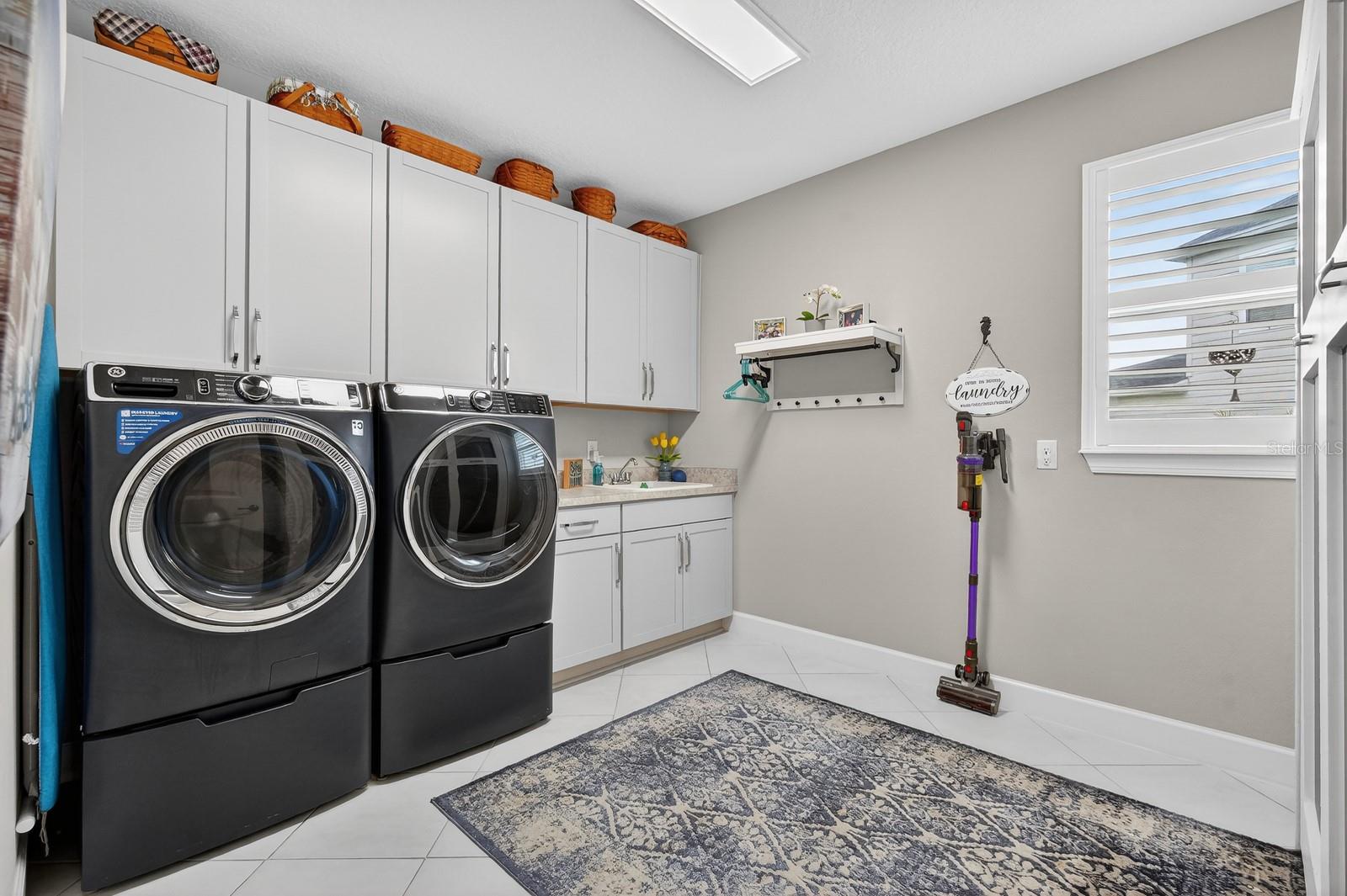 Image 36 of 82 For 94 Almond Point