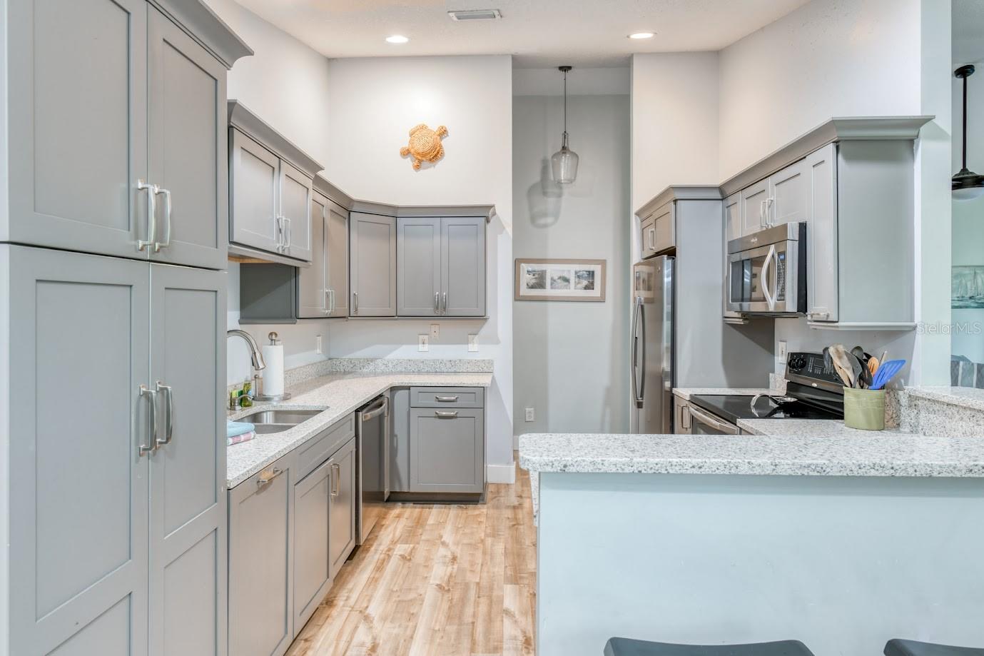 Image 12 of 39 For 5398 Soundview Avenue