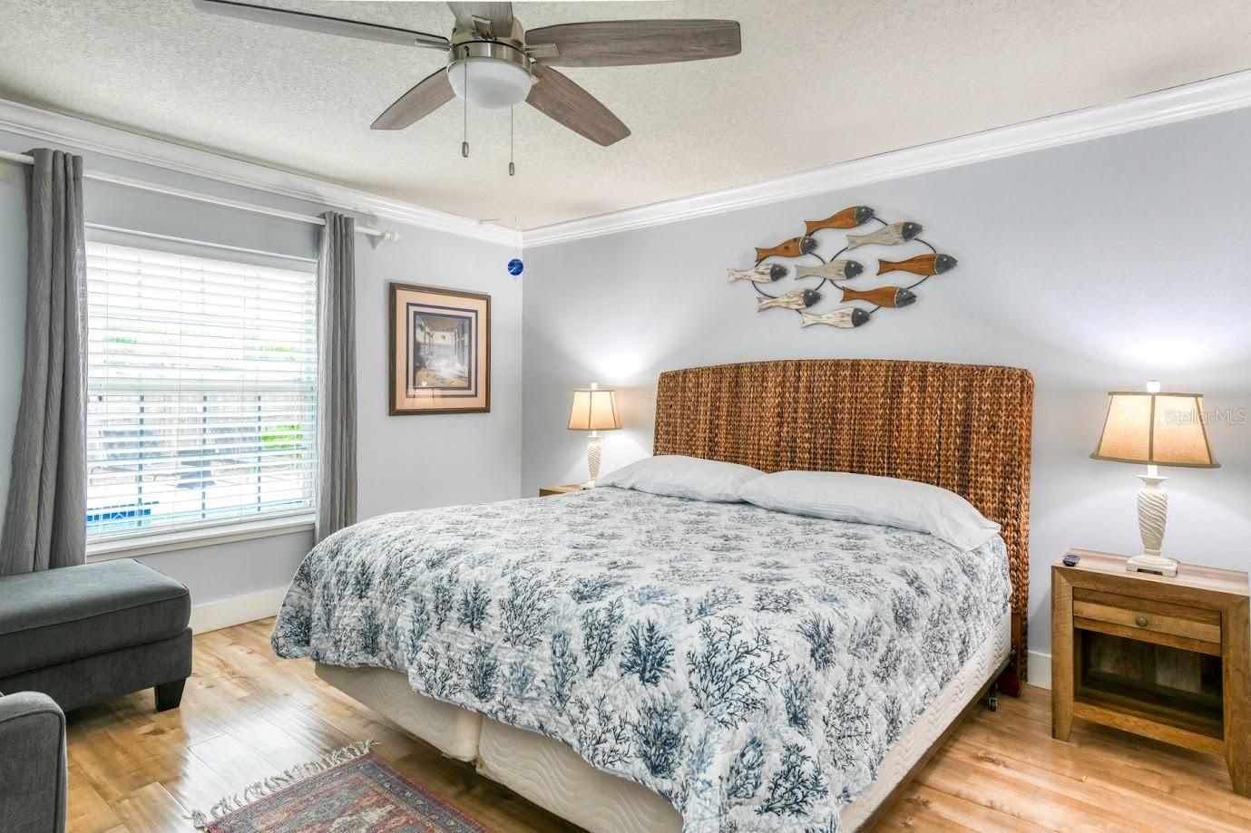 Image 22 of 39 For 5398 Soundview Avenue