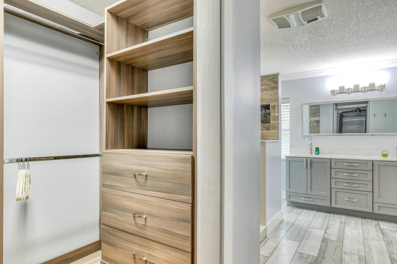 Image 26 of 39 For 5398 Soundview Avenue