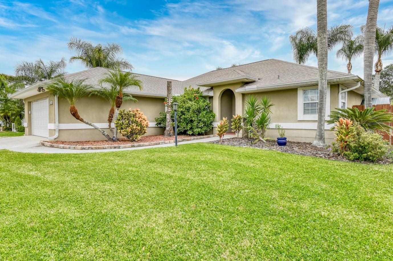 Image 3 of 39 For 5398 Soundview Avenue