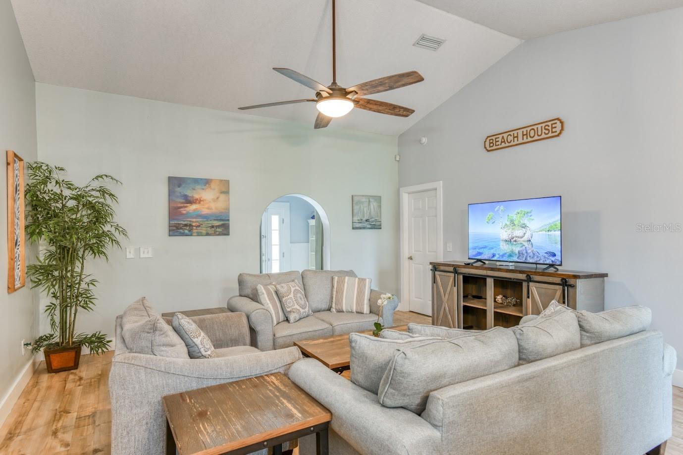 Image 7 of 39 For 5398 Soundview Avenue