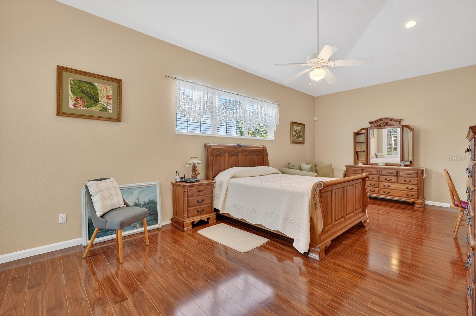 Image 23 of 43 For 50 Furness Place