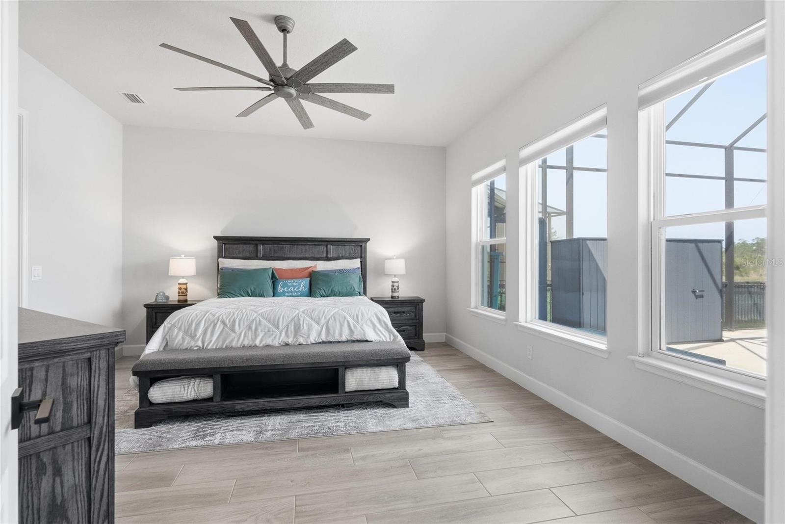 Image 24 of 71 For 270 Azure Mist Way