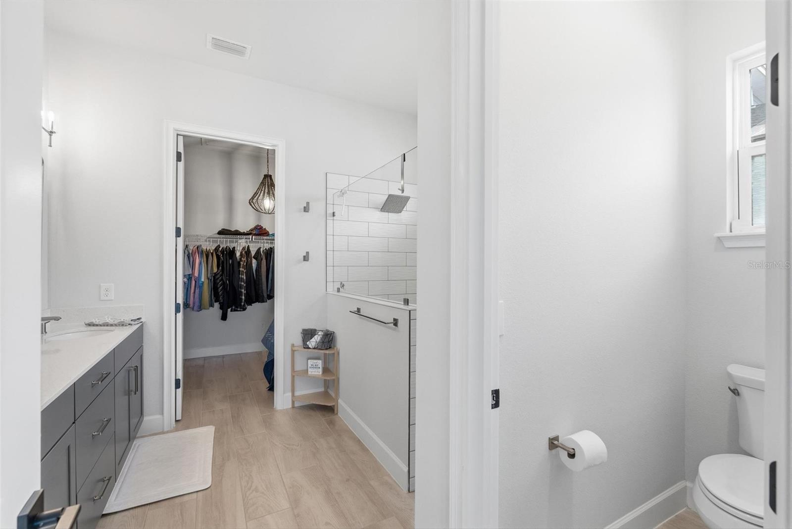 Image 29 of 71 For 270 Azure Mist Way