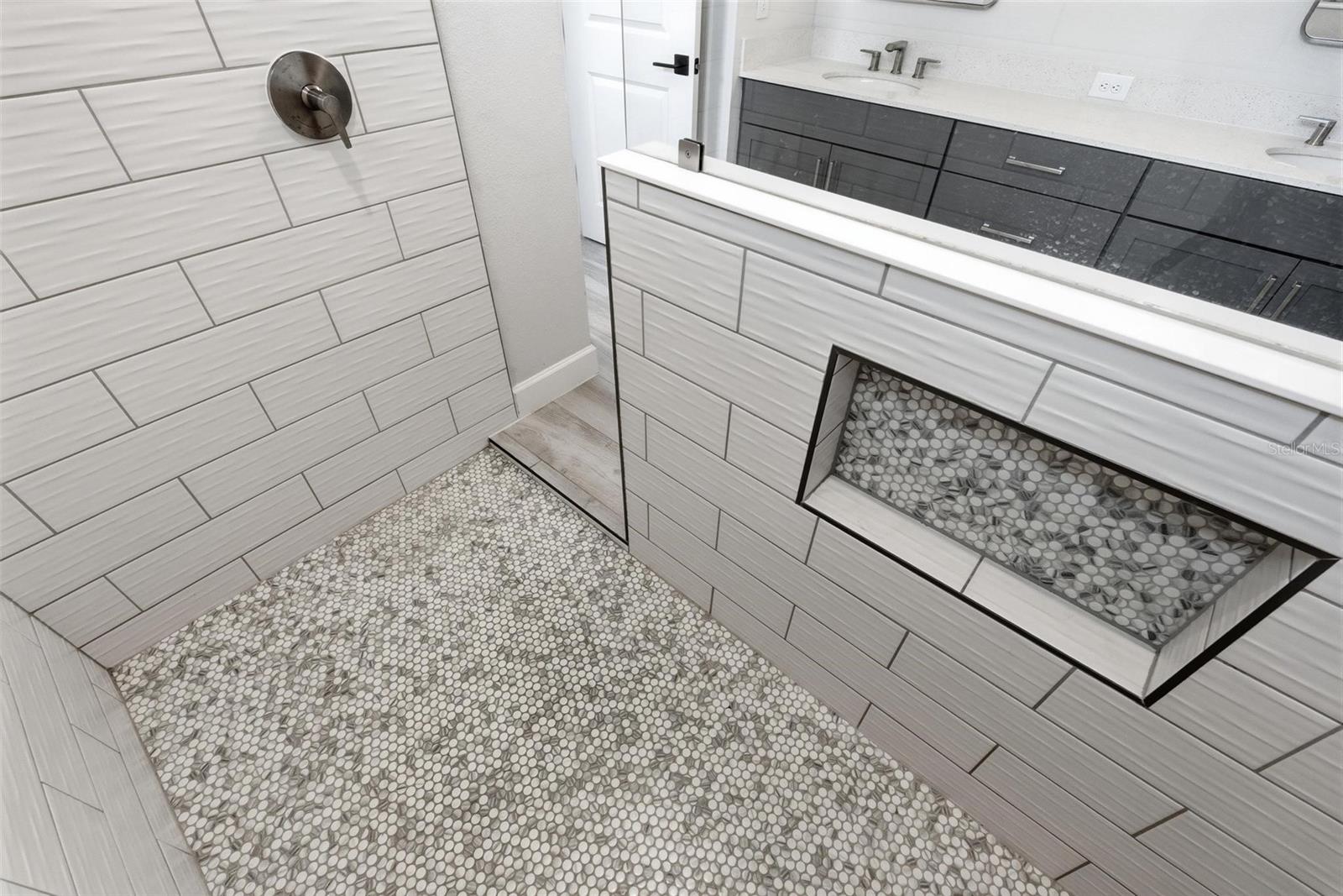 Image 34 of 71 For 270 Azure Mist Way