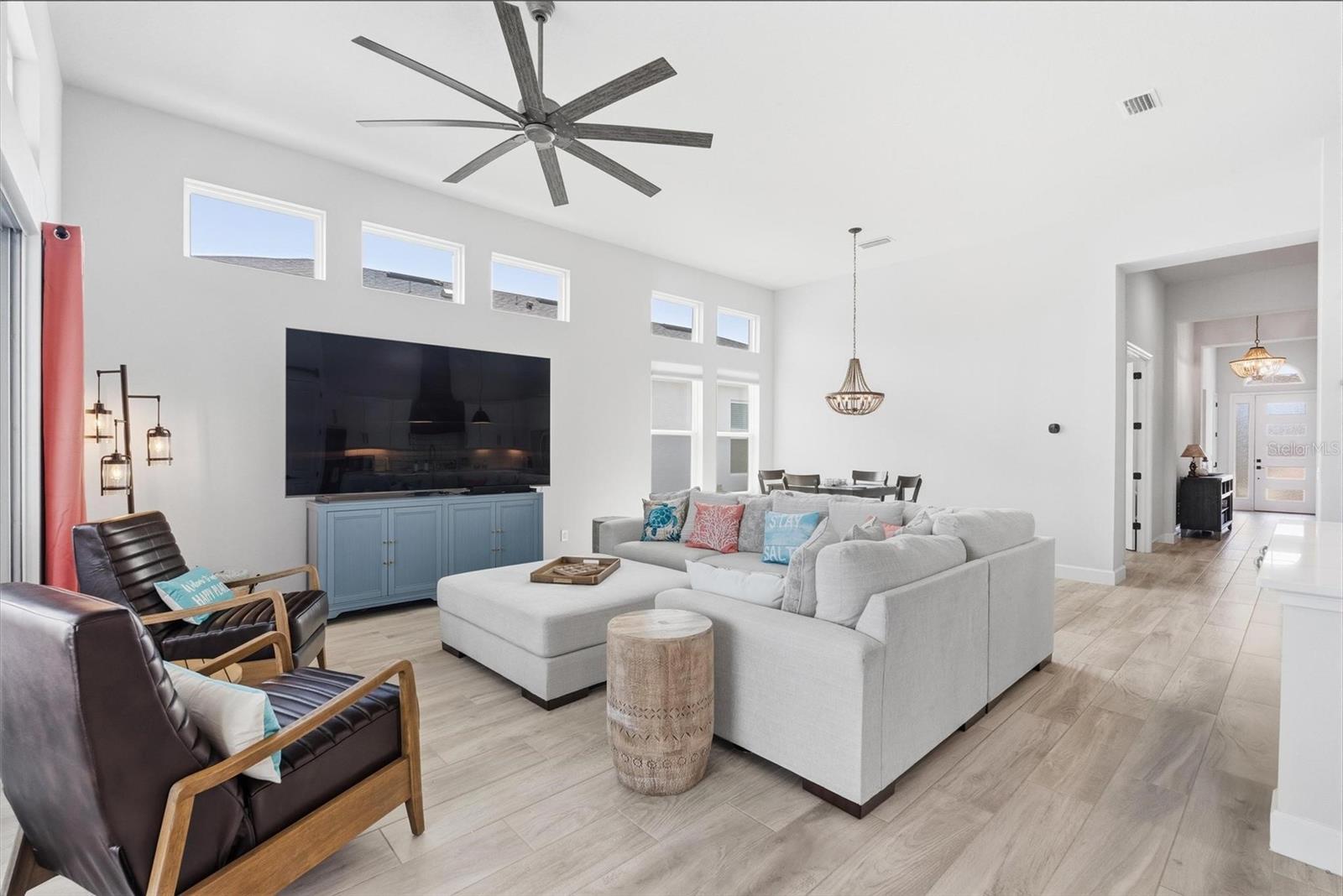 Image 7 of 71 For 270 Azure Mist Way