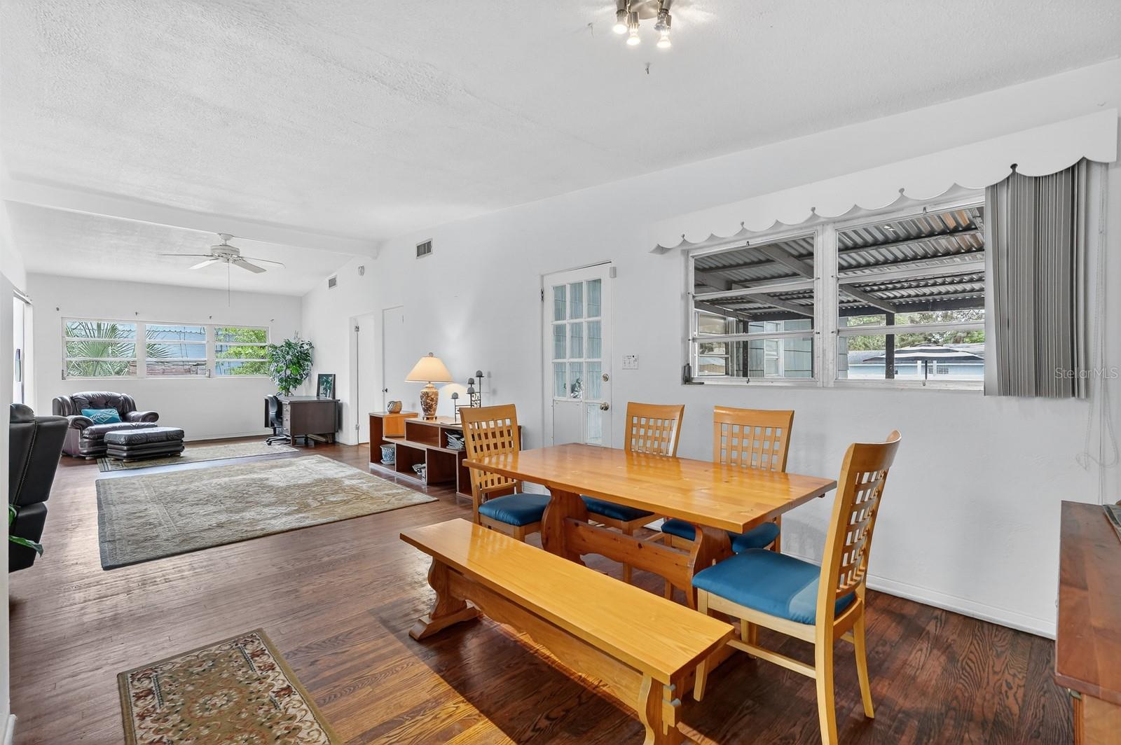 Image 12 of 52 For 436 Beach Street