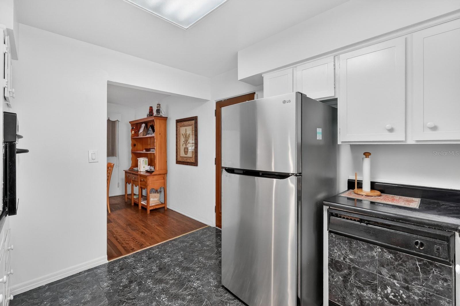 Image 15 of 52 For 436 Beach Street