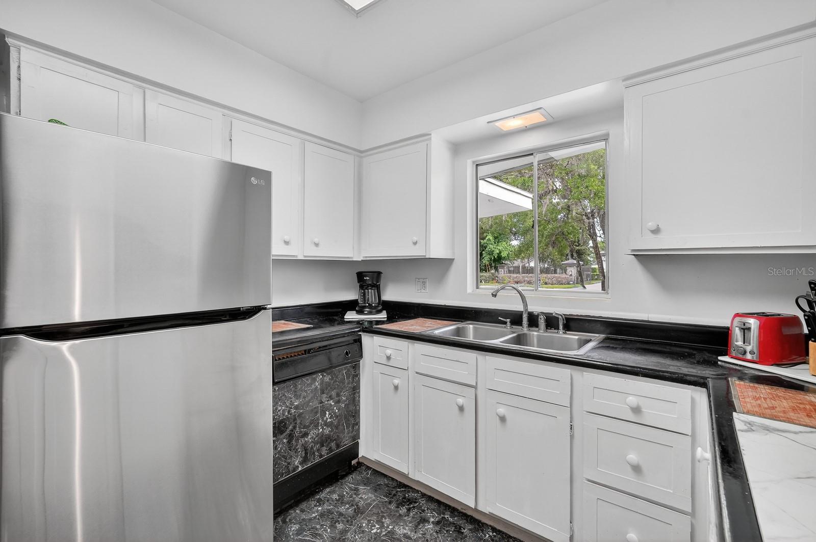 Image 16 of 52 For 436 Beach Street