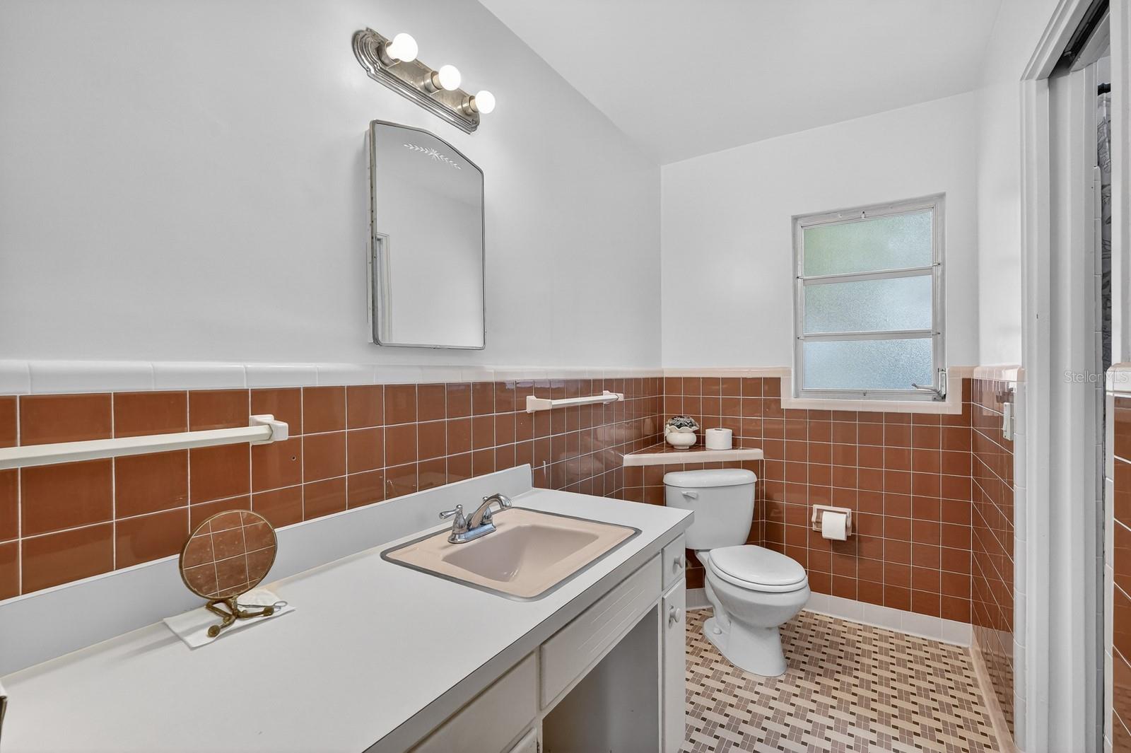 Image 23 of 52 For 436 Beach Street