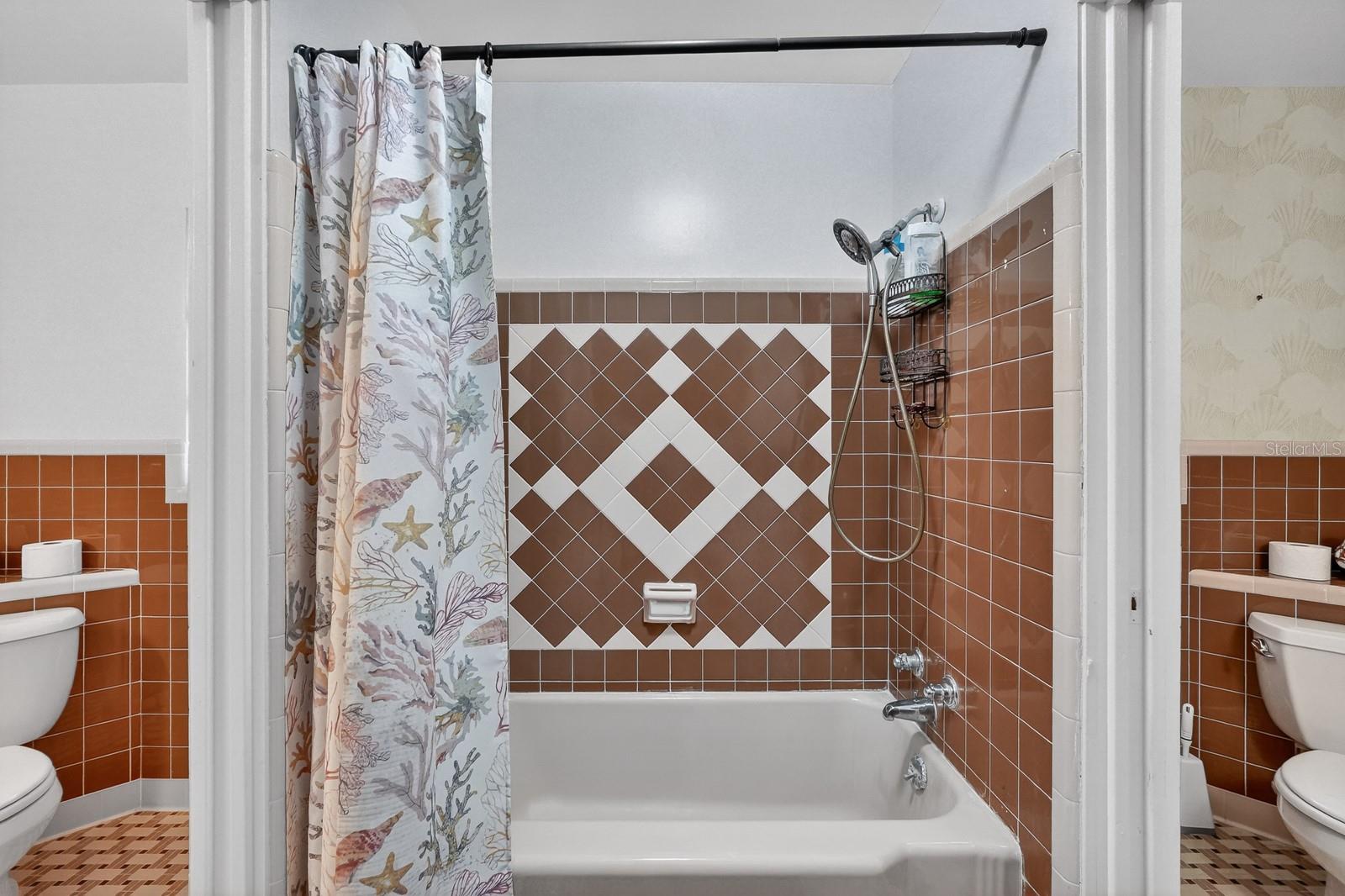 Image 24 of 52 For 436 Beach Street