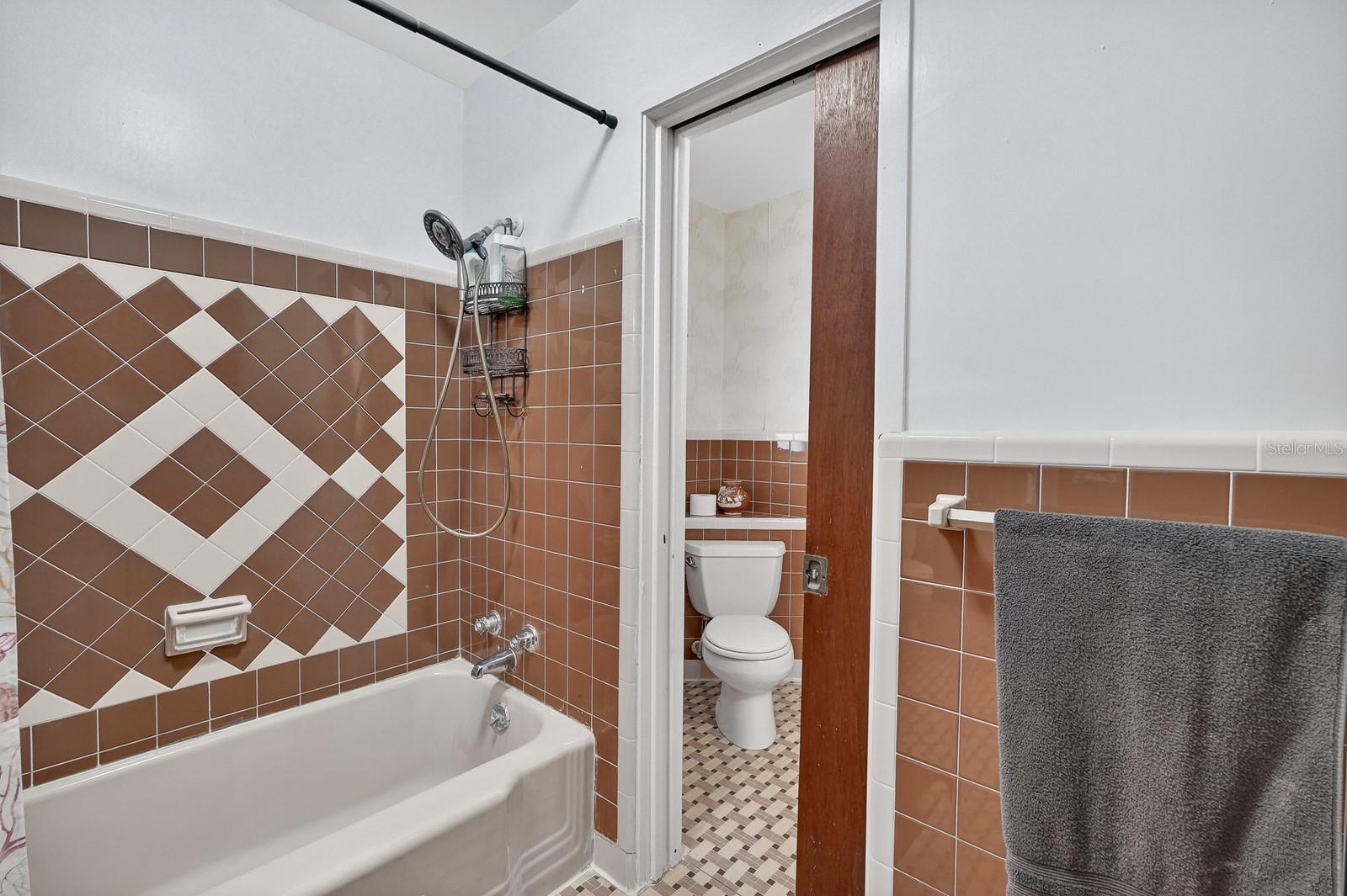 Image 25 of 52 For 436 Beach Street