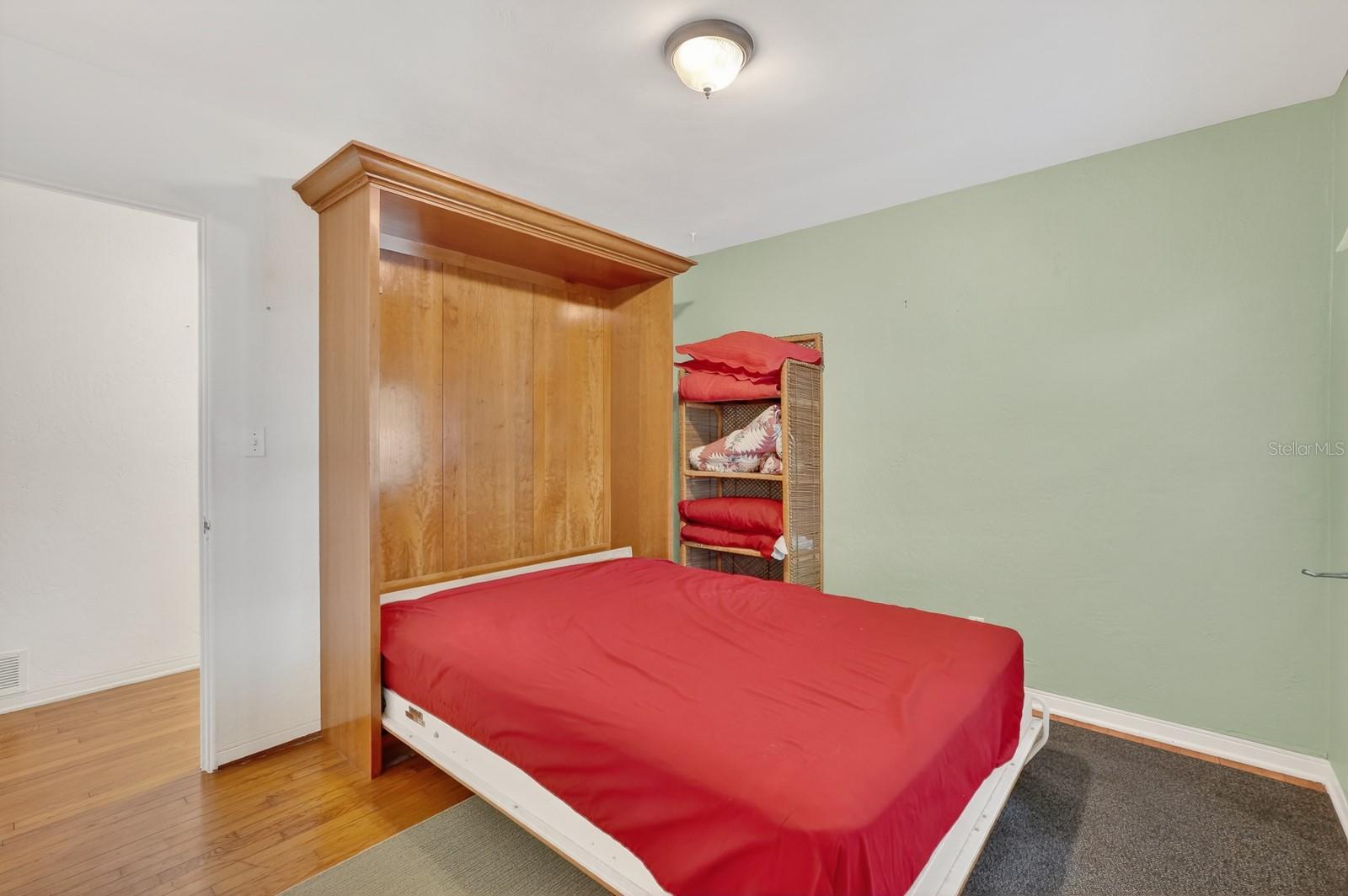 Image 27 of 52 For 436 Beach Street