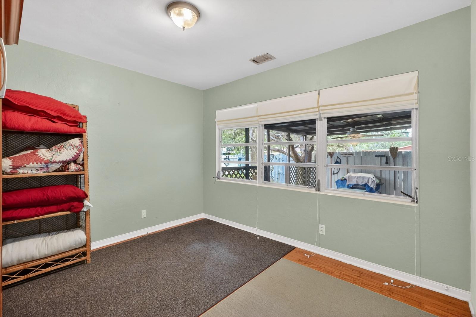 Image 29 of 52 For 436 Beach Street