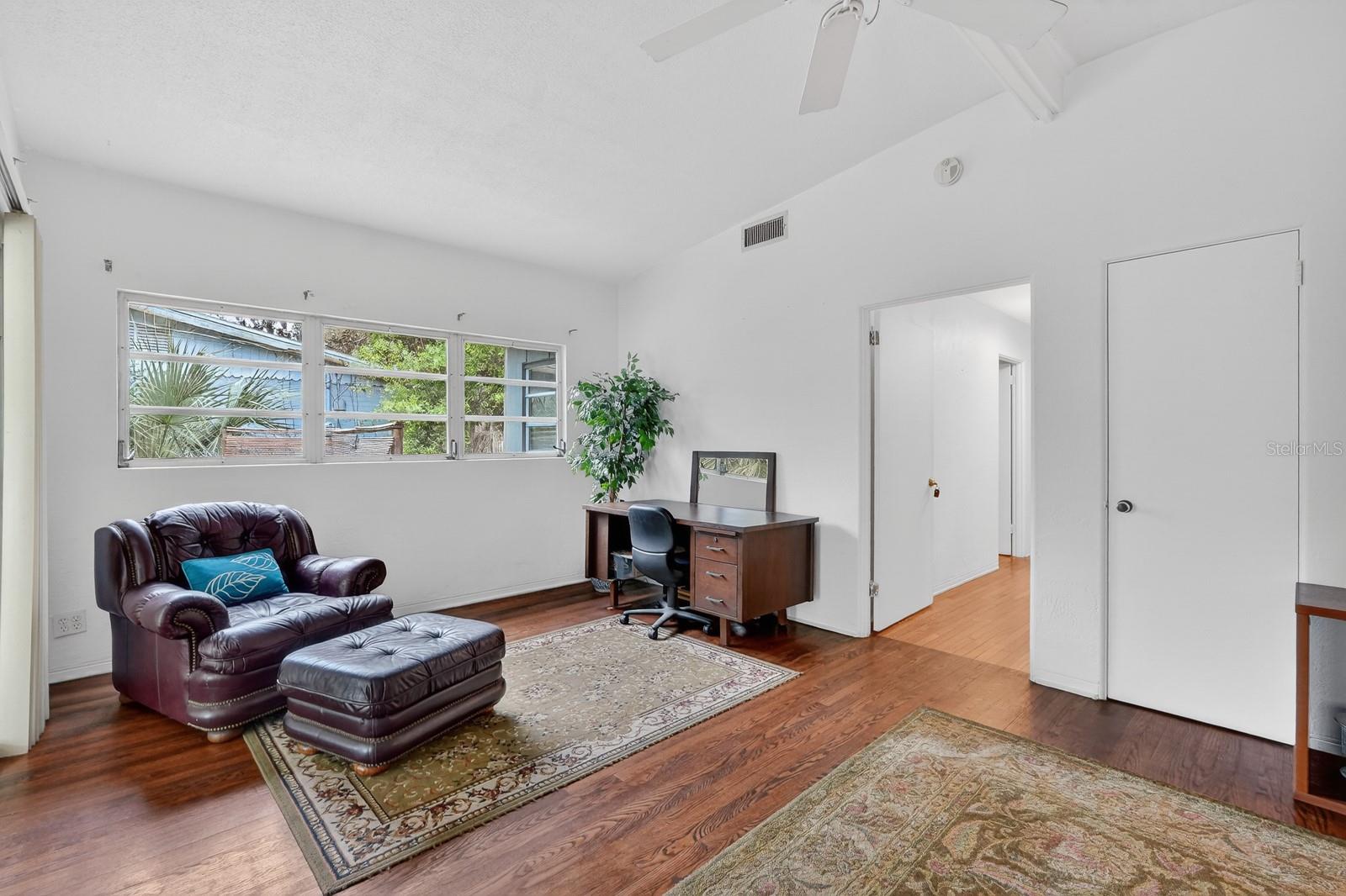 Image 5 of 52 For 436 Beach Street