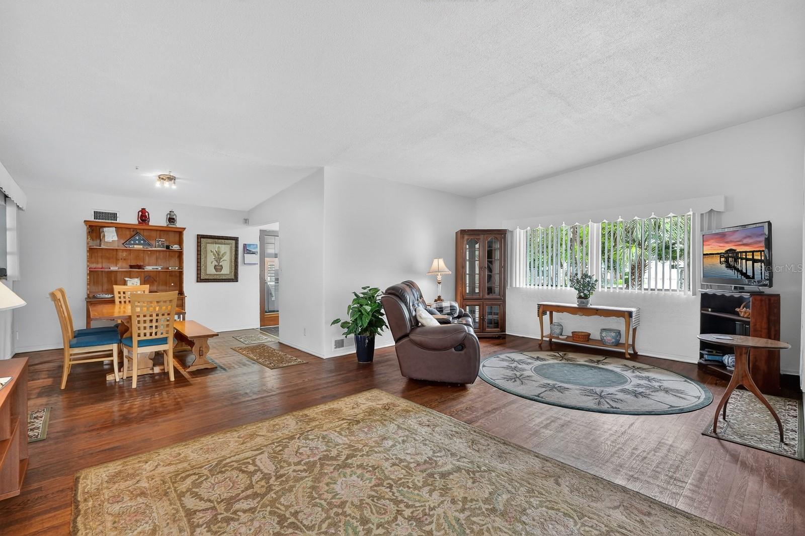 Image 9 of 52 For 436 Beach Street