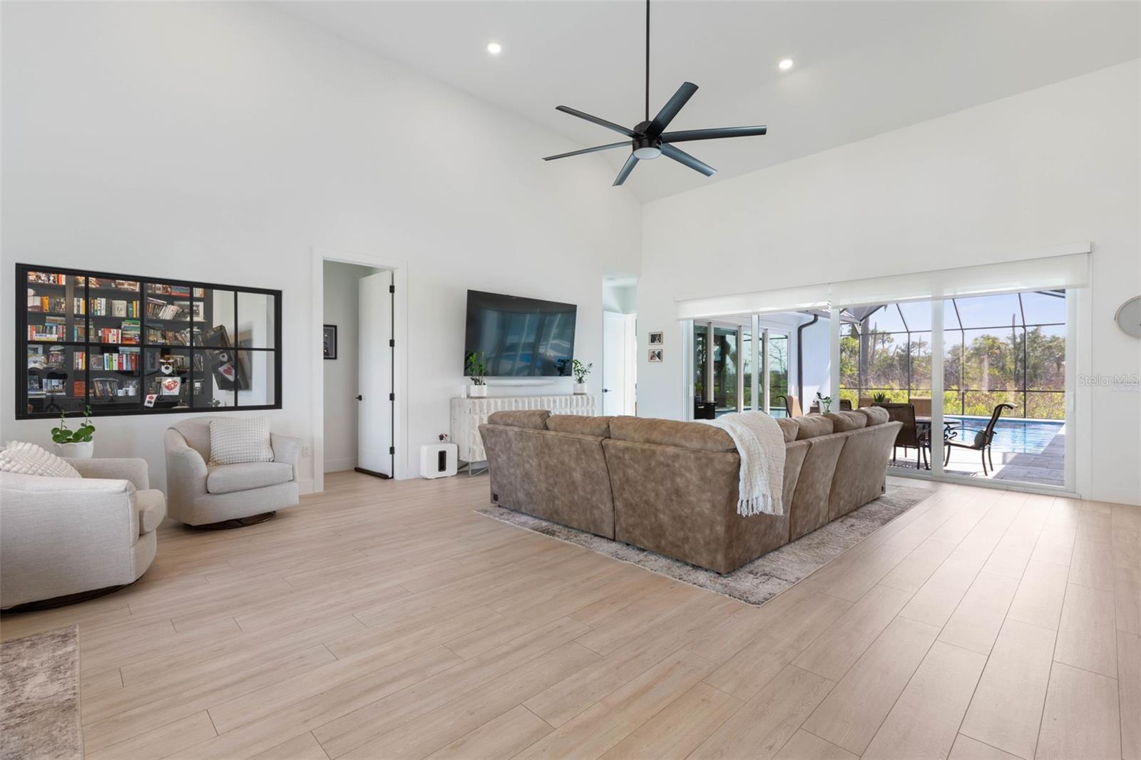 Image 9 of 97 For 222 Seaside Landings Drive S