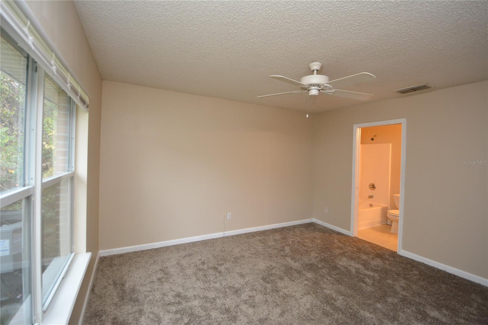 Image 17 of 20 For 35 Regent Lane B