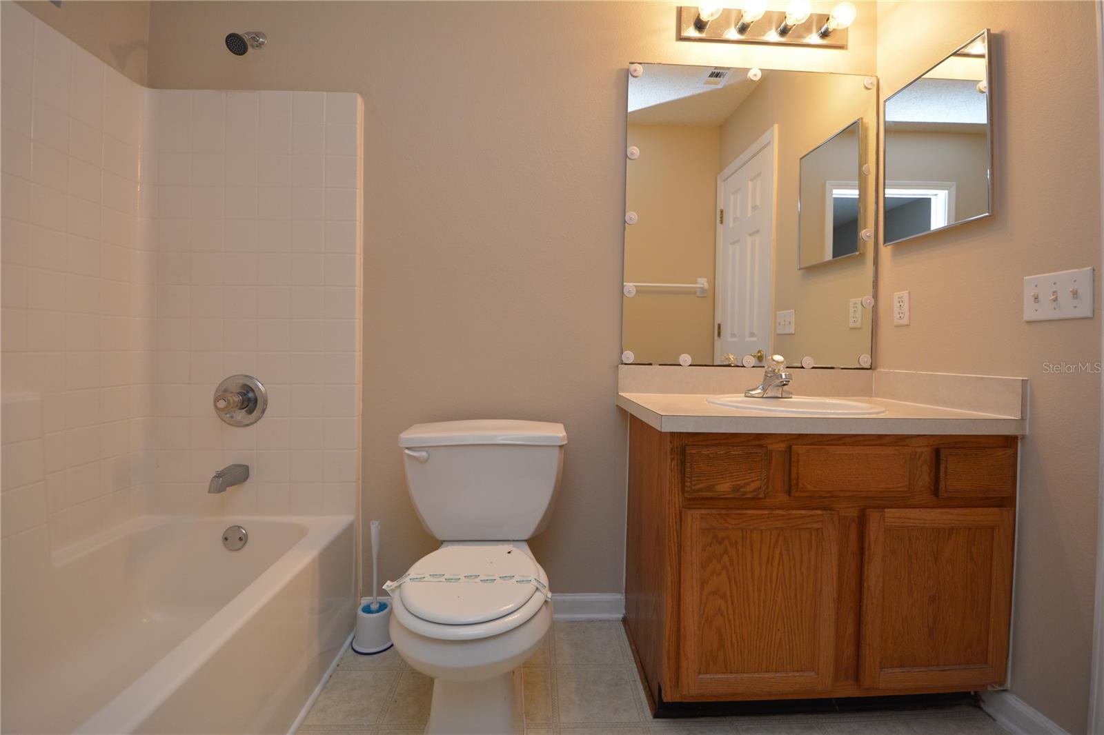 Image 18 of 20 For 35 Regent Lane B